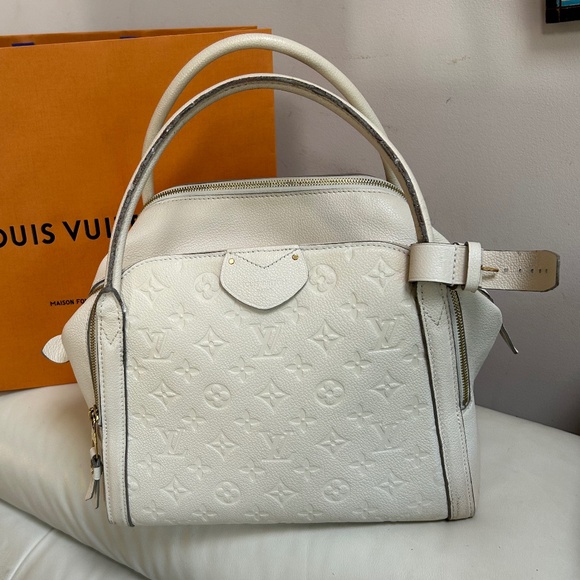 100% Authentic Louis Vuitton Marias Creme Empriente Shoulder Bag - Picture 1 of 15